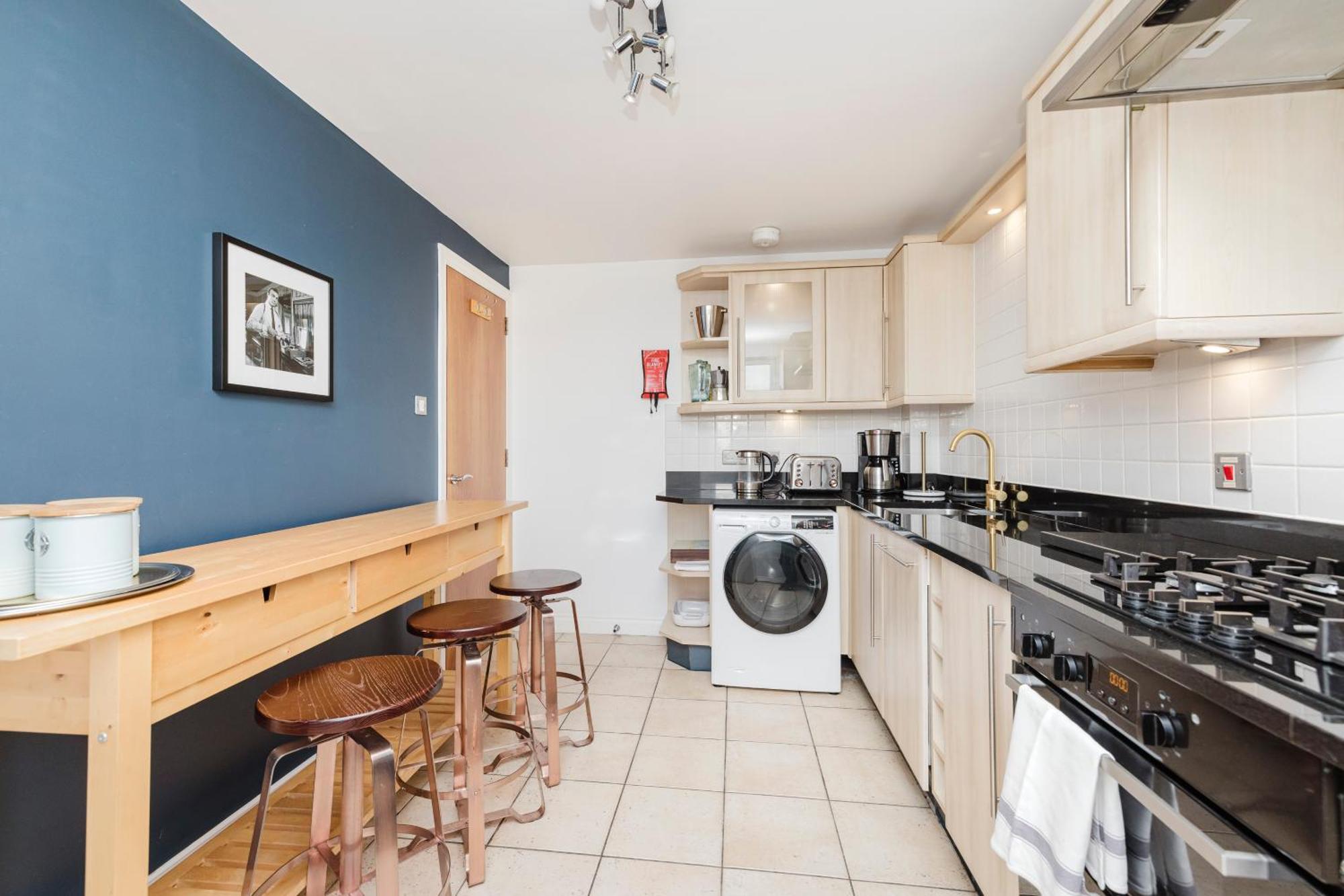 Joivy Stylish Apartment With Balcony In Old Town Эдинбург Экстерьер фото