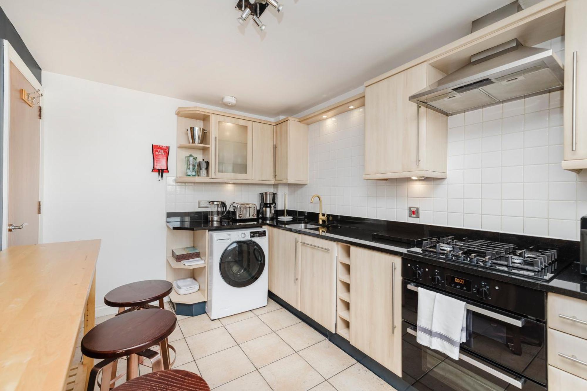 Joivy Stylish Apartment With Balcony In Old Town Эдинбург Экстерьер фото