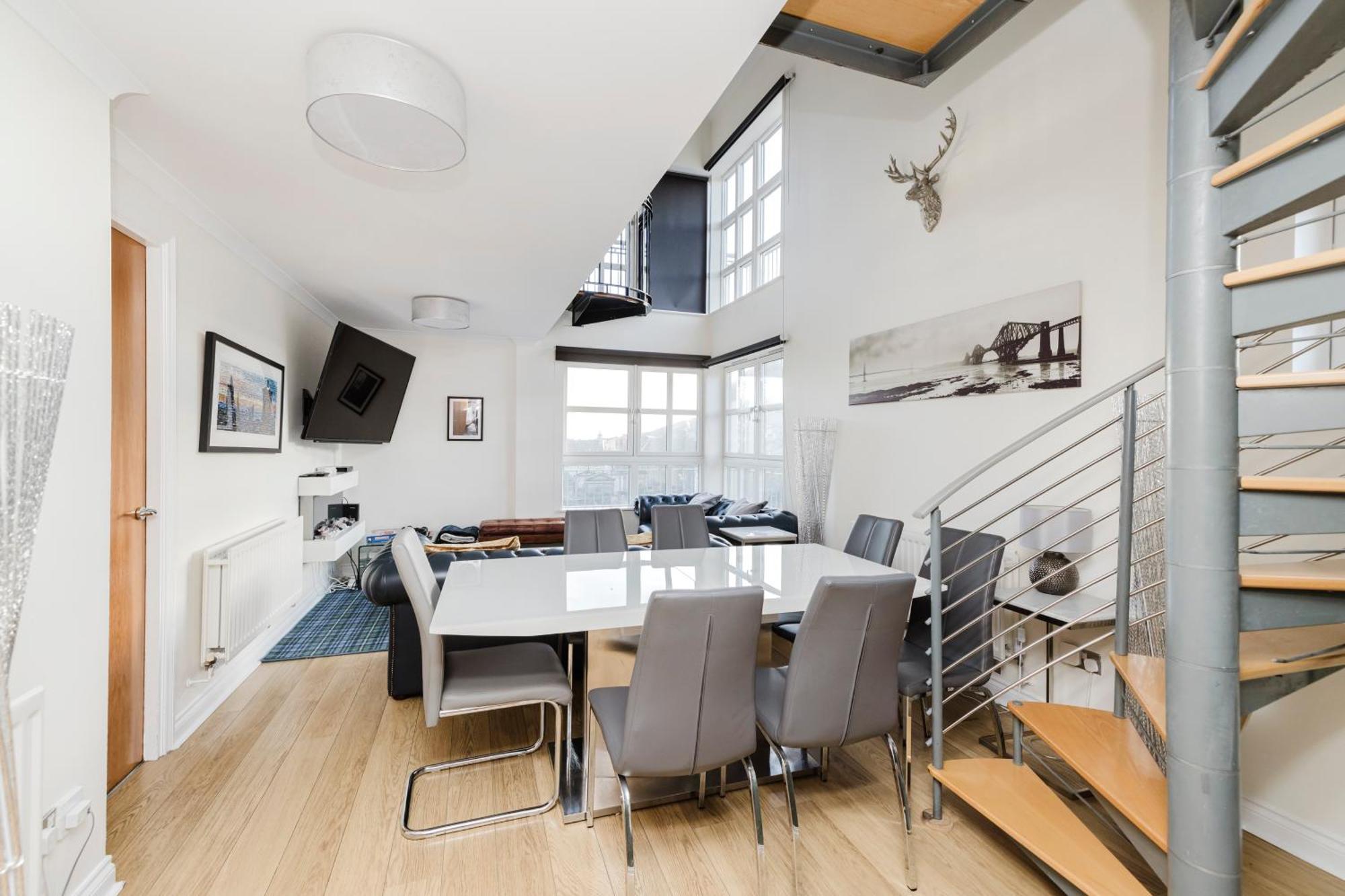Joivy Stylish Apartment With Balcony In Old Town Эдинбург Экстерьер фото